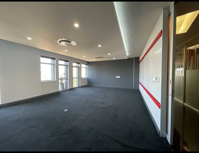 1,632M² OFFICE TO LET IN SANDTON CENTRAL